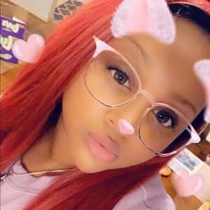 Meet your Posher, Courtney